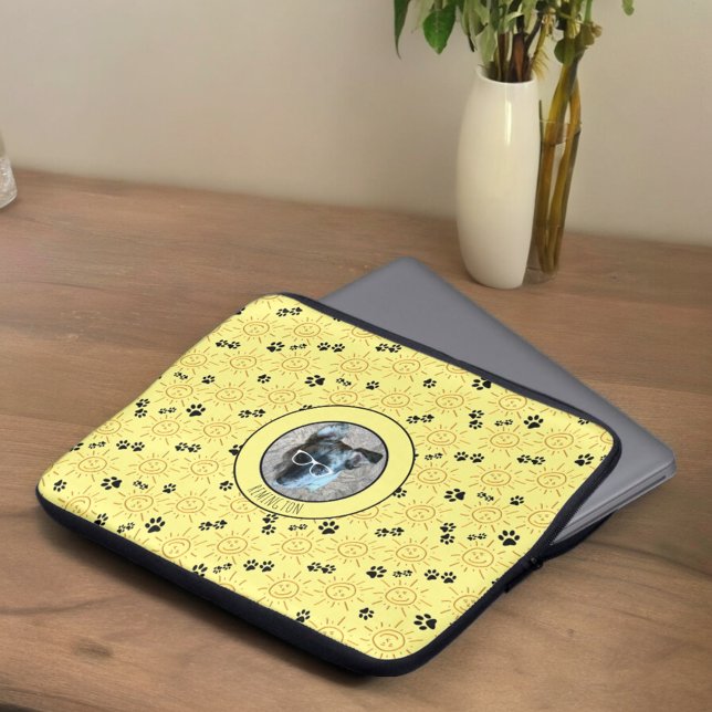 Capa Para Notebook Nome Personalizado de Foto: Patas Pretas Sunshine  (front overhead view of custom photo paw print pattern )