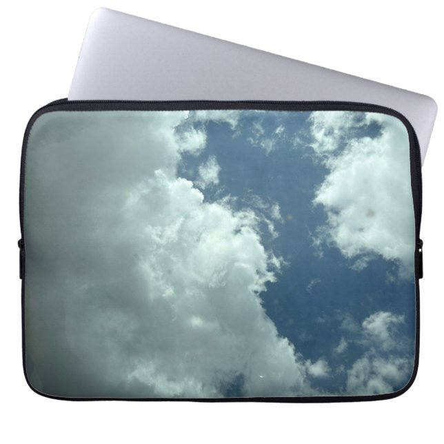 Capa Para Notebook Nuvens através do telhado solar (Frente)