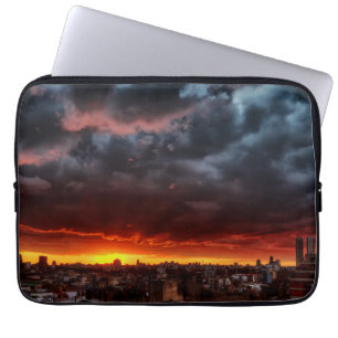 Capa Para Notebook Nuvens, por do sol e vermelho