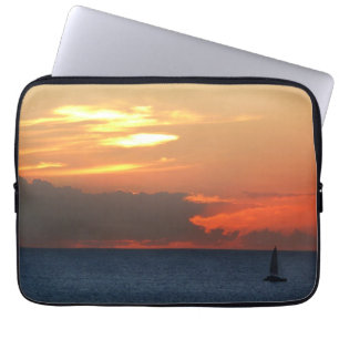 Capa Para Notebook Nuvens solares e paisagem marinha