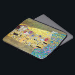 Capa Para Notebook O Beijo de Gustav Klimt, Vintage Art Nouveau<br><div class="desc">O Beijo (Der Kuss) (1907/08) de Gustav Klimt é provavelmente a sua obra mais famosa. Klimt iniciou o seu trabalho em 1907 e é o ponto alto do seu chamado "Período Ouro". O Beijo é uma vintage Era Vitoriana Simbiolismo belo amor pela arte e pintura romântica apresentando um casal romântico...</div>