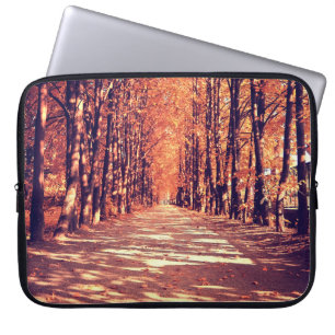Capa Para Notebook O caminho na floresta do outono