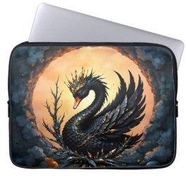 Capa Para Notebook O Cisne Obsidiano da Graça ao Luar. No crepúsculo