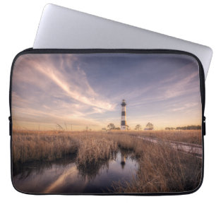 Capa Para Notebook O farol da ilha de Bodie no por do sol
