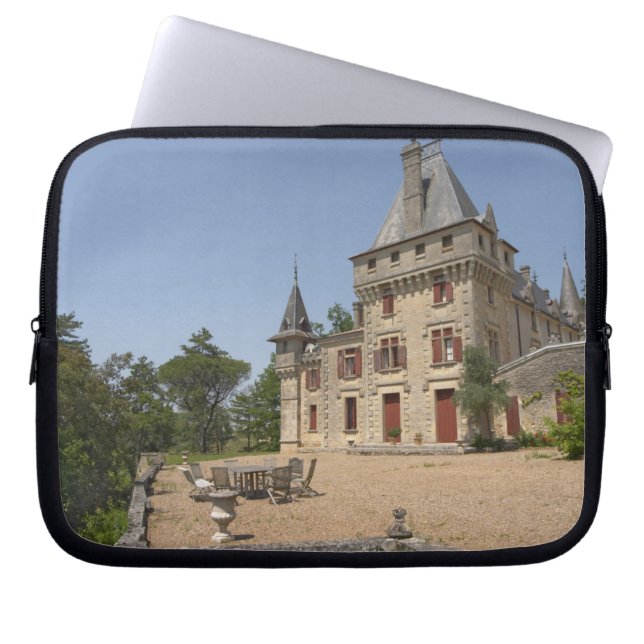 Capa Para Notebook O magnífico Chateau de Pressac e jardim (Frente)