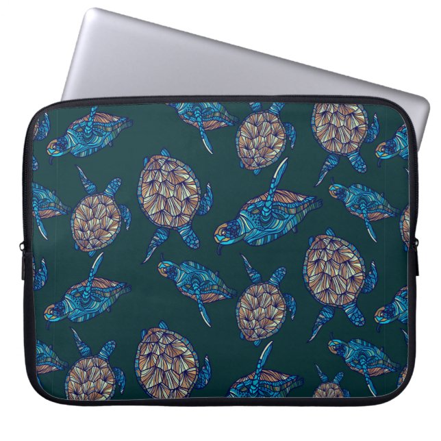 Capa Para Notebook O padrão perfeito da tartaruga sobre fundo escuro. (Frente)