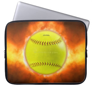 Capa Para Notebook O softball de SlipperyJoe no fogo incendiou as fog