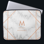 Capa Para Notebook Olhar de mármore | branco geométrico Dourado<br><div class="desc">Características que deste design elegantes as linhas geométricas de um ouro cor-de-rosa moderno do falso modelam em um fundo de mármore branco do olhar. Personalize com seus inicial e nome no texto de harmonização.</div>