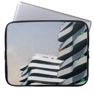 CAPA PARA NOTEBOOK OLHOS DA AVE DE DOIS EDIFÍCIOS DE TORRE
