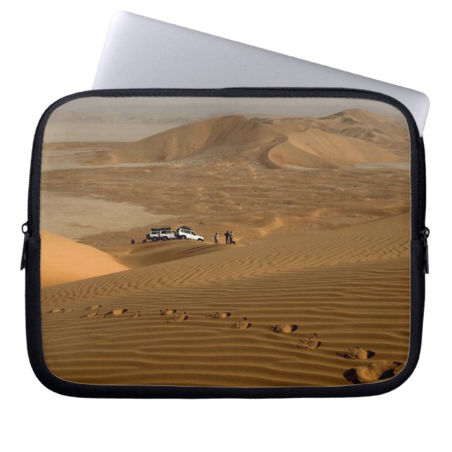 Capa Para Notebook Omã, deserto Rub Al Khali, dirigindo nas dunas (Frente)