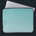 Capa Para Notebook Ondas azuis<br><div class="desc">Um moderno design azul-ombre, com um padrão calmante e dúbio de ondas, lembrando as ondas do oceano. Perfeito para uma decoração náutica.</div>