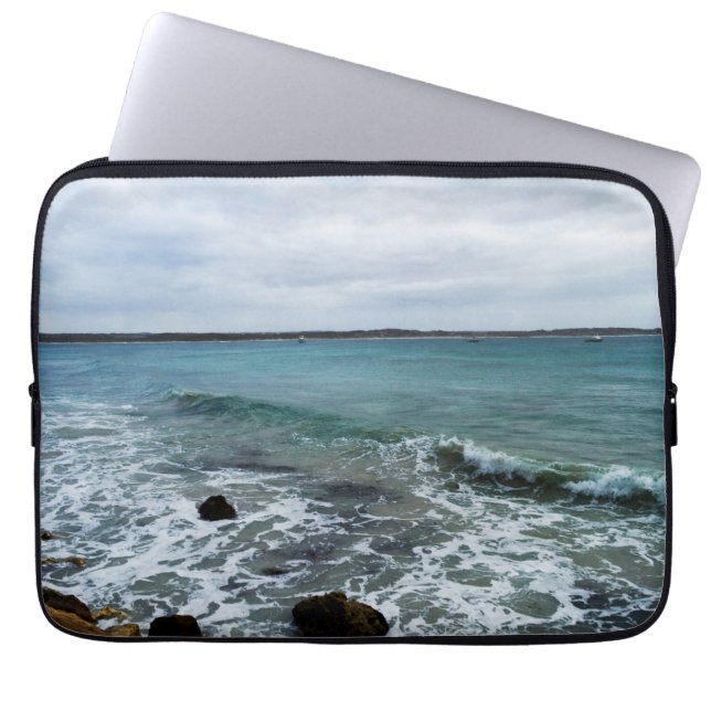 Capa Para Notebook Ondas E Barcos De Pesca No Oceano, (Frente)