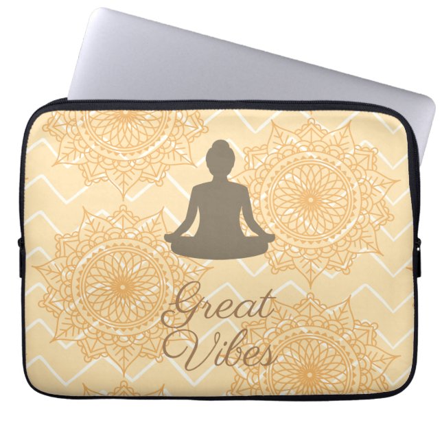 Capa Para Notebook Ótimas Vibrações Namaste Pose Yoga (Frente)
