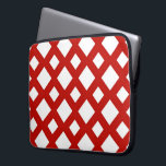 Capa Para Notebook Ouros brancos em vermelho<br><div class="desc">Um padrão ousado e geométrico de grandes e pequenos diamantes brancos em um fundo vermelho. O vermelho forma uma trava que separa as formas de diamante. Imagem de pixel 9000 x 6000 criada digitalmente. Copyright ©2013 Claire E. Skinner,  Todos os direitos reservados.</div>