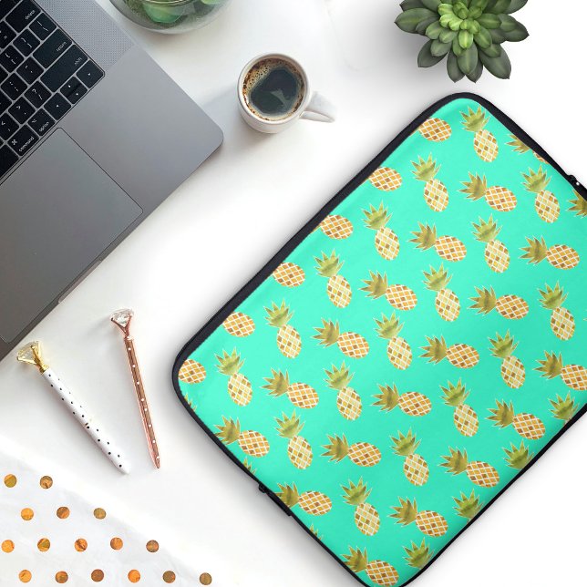 Capa Para Notebook Padrão de Abacaxi de Aquarela Tropical (Pineapple Pattern Laptop Sleeve (with custom background colour))