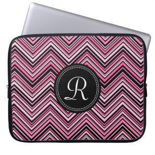 Capa Para Notebook Padrão de Chevron Preto-Cor-de-Rosa Monograma