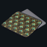 Capa Para Notebook Padrão de Deco de Arte Dourada e azul<br><div class="desc">Dourado e azul Deco de Arte sem soldadura em um plano de fundo preto mutável.</div>