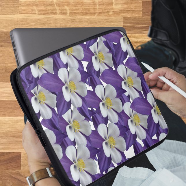 Capa Para Notebook Padrão de Flor Columbina (Columbine Flower Pattern Laptop Sleeve)