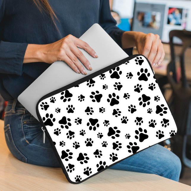 Capa Para Notebook Padrão De Patas, Patas Cachorros, Preto e Branco (Criador carregado)