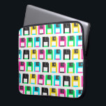 Capa Para Notebook Padrão de Pixel de Disquete Retroativo Colorido<br><div class="desc">Bolsa de laptop retrorreflectora colorida e legal.</div>