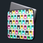 Capa Para Notebook Padrão de Pixel de Disquete Retroativo Colorido<br><div class="desc">Bolsa de laptop retrorreflectora colorida e legal.</div>