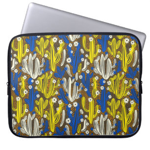 Capa Para Notebook Padrão de safra com cacto em fundo preto. S