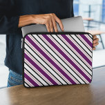 Capa Para Notebook Padrão de Stripes Negras Roxas Modernas e Rosa<br><div class="desc">Padrão de faixas diagonais modernas e modernas em 4 cores: branco,  rosa,  roxo e preto.</div>