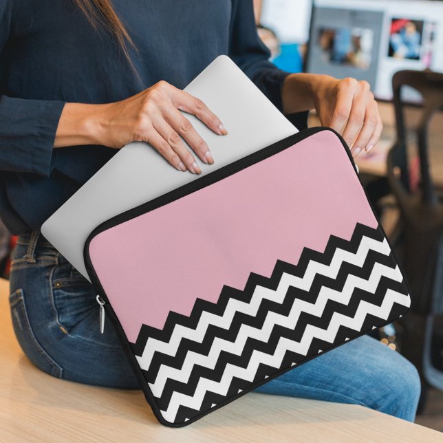 Capa Para Notebook Padrão de ziguezague preto e branco, Chevron, rosa (Criador carregado)