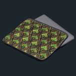Capa Para Notebook Padrão Dourado e verde de Deco de Arte<br><div class="desc">Dourado e verde Arte Deco padrão sem falhas em um plano de fundo preto mutável.</div>