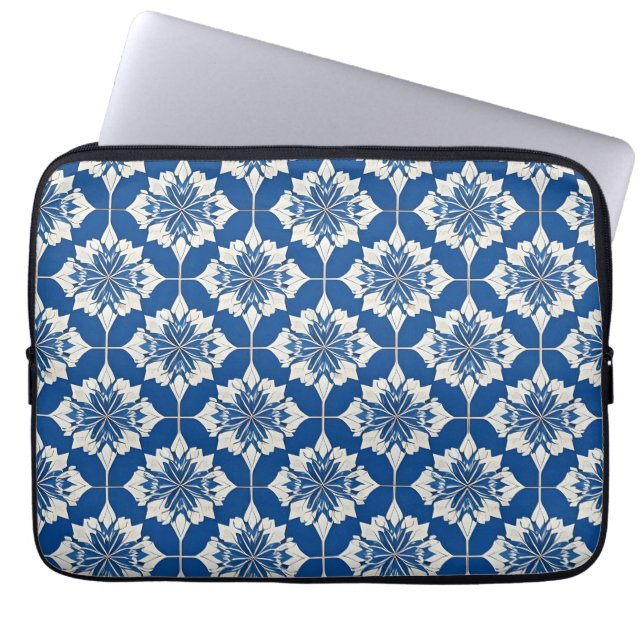 Capa Para Notebook Padrão Floral Azul e Branco Elegante (Frente)