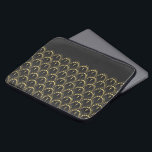Capa Para Notebook Padrão geométrico Dourado e escuro do deco artísti<br><div class="desc">Ouro falso elegante e padrão geométrico de deco de cinzas escuras.</div>