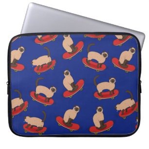 Capa Para Notebook Padrão sem costura com gatos siameses em skate.