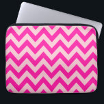 Capa Para Notebook Padrão Zigzag Chevron Rosa Quente<br><div class="desc">Padrão ZigZag Chevron - rosa e rosa quente.</div>