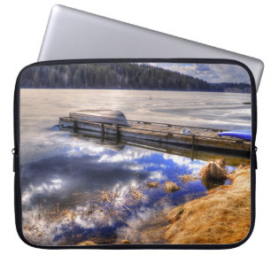 Capa Para Notebook Paisagem do Lago de Inverno e de Kayak