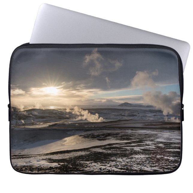 Capa Para Notebook Paisagem Invernal Geotérmica (Frente)