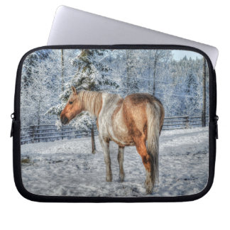 Capa Para Notebook Palomino Paint Horse and Snow Equine Photo