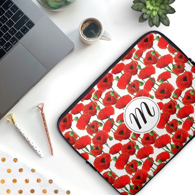 Capa Para Notebook Papagaios Vermelhos Padrão Floral e Monograma (Red Poppy Pattern with Monogram Laptop Sleeve (add your own initial))