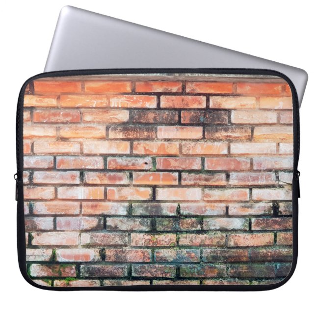 Capa Para Notebook Parede de tijolos vermelhos com serras abstratas,  (Frente)