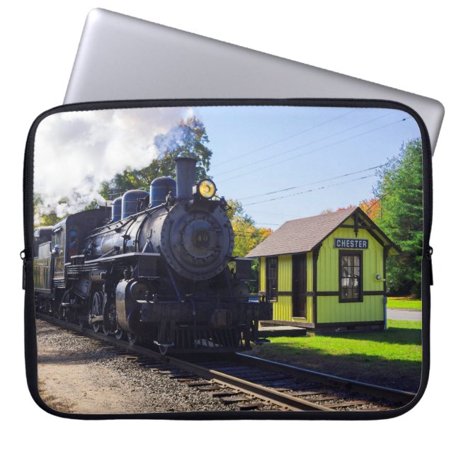 Capa Para Notebook Passando por Chester (Frente)