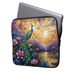 Capa Para Notebook Pavão em Paisagem Floral