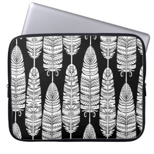 Capa Para Notebook Penas boho: padrão preto e branco