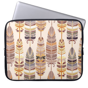 Capa Para Notebook Penas de Boho: Padrão Tribal Sem Costura