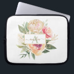 Capa Para Notebook Peony e Flores Douradas Monograma Nome iPad Pro Cv<br><div class="desc">Projetado para coordenar com a nossa coleção Peony e Dourada, este saco de laptop monograma personalizável que combina com flores rosa e de pénia dourada, com folhagem verde, com letra clássica. Para personalização mais avançada deste design, clique no botão "PERSONALIZAR" acima. Por favor note que a folha de ouro é...</div>
