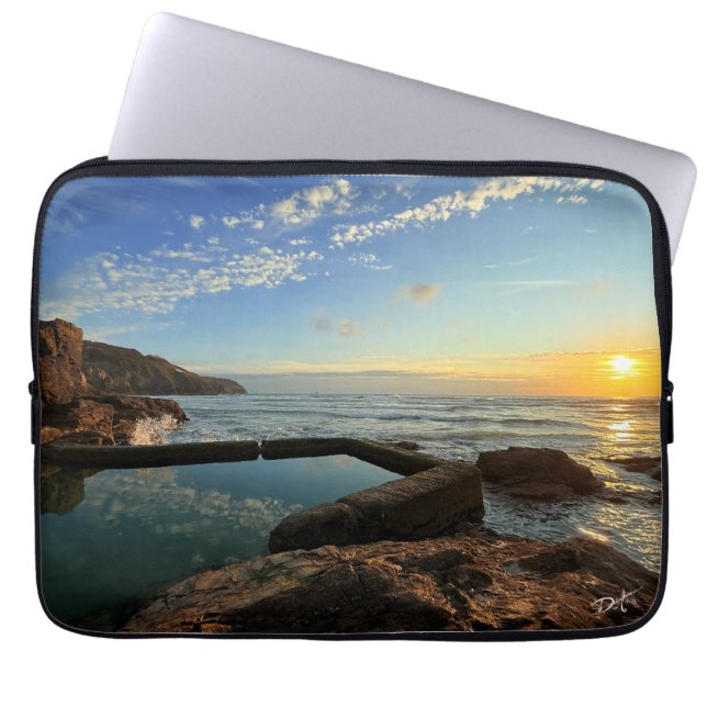 Capa Para Notebook Perranporth Beach Piscina no Sunset (Frente)