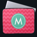 Capa Para Notebook Personalize o modelo de pré-disquete no monograma<br><div class="desc">Expresse-se com esta bolsa de laptop monificada que apresenta um padrão de diafragma em tons de rosa. Personalize-o substituindo o texto do marcador de posição. Para obter mais opções, como alterar a fonte e seu tamanho, clique no botão "Personalizar". *Observe que a Marca d'água do Zazzle que aparece na visualização...</div>