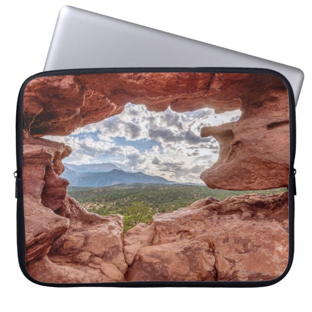 Capa Para Notebook Pikes Peak Através de um Buraco na Rocha (Frente)