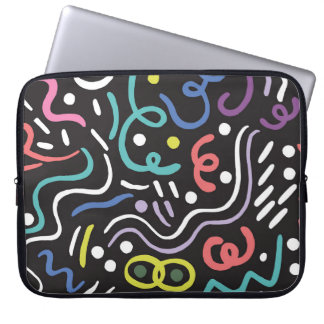 Capa Para Notebook Pincel desenhado à mão, linhas de ziguezague.