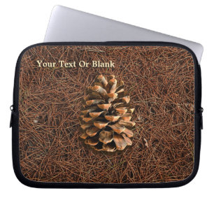 Capa Para Notebook Pine Cone On Fallen Agulhas