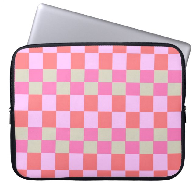 Capa Para Notebook Pink and Sand Beige Retro Checkerboard Pattern (Frente)