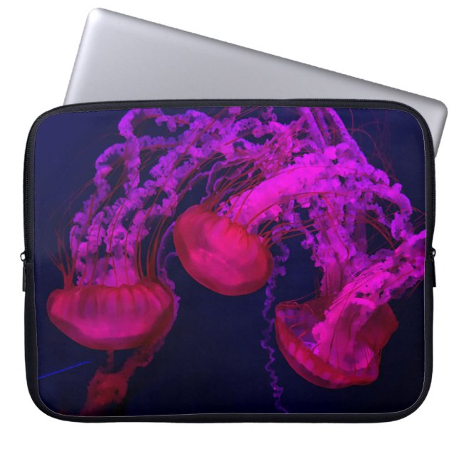 CAPA PARA NOTEBOOK PINK JELLY FISH SOB O MAR (Frente)